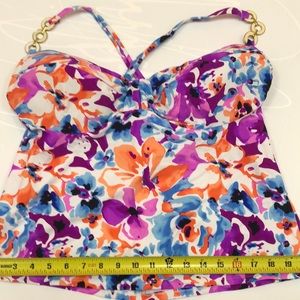 Catalina Floral tankini top, never worn size XL built-in soft bra cups